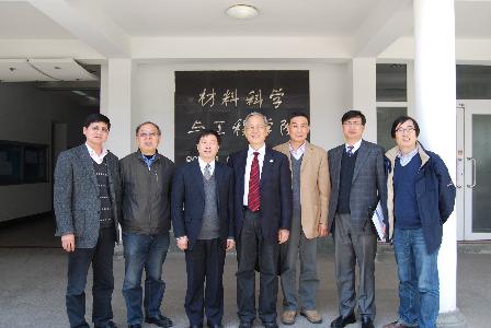 杏悦2教师与张人为理事长合影